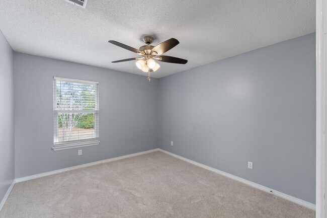 Building Photo - 8828 Arlington Ln