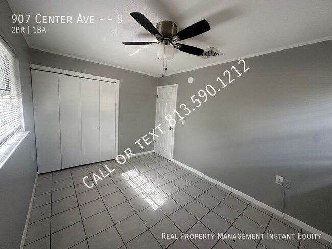 Building Photo - 907 Center Ave