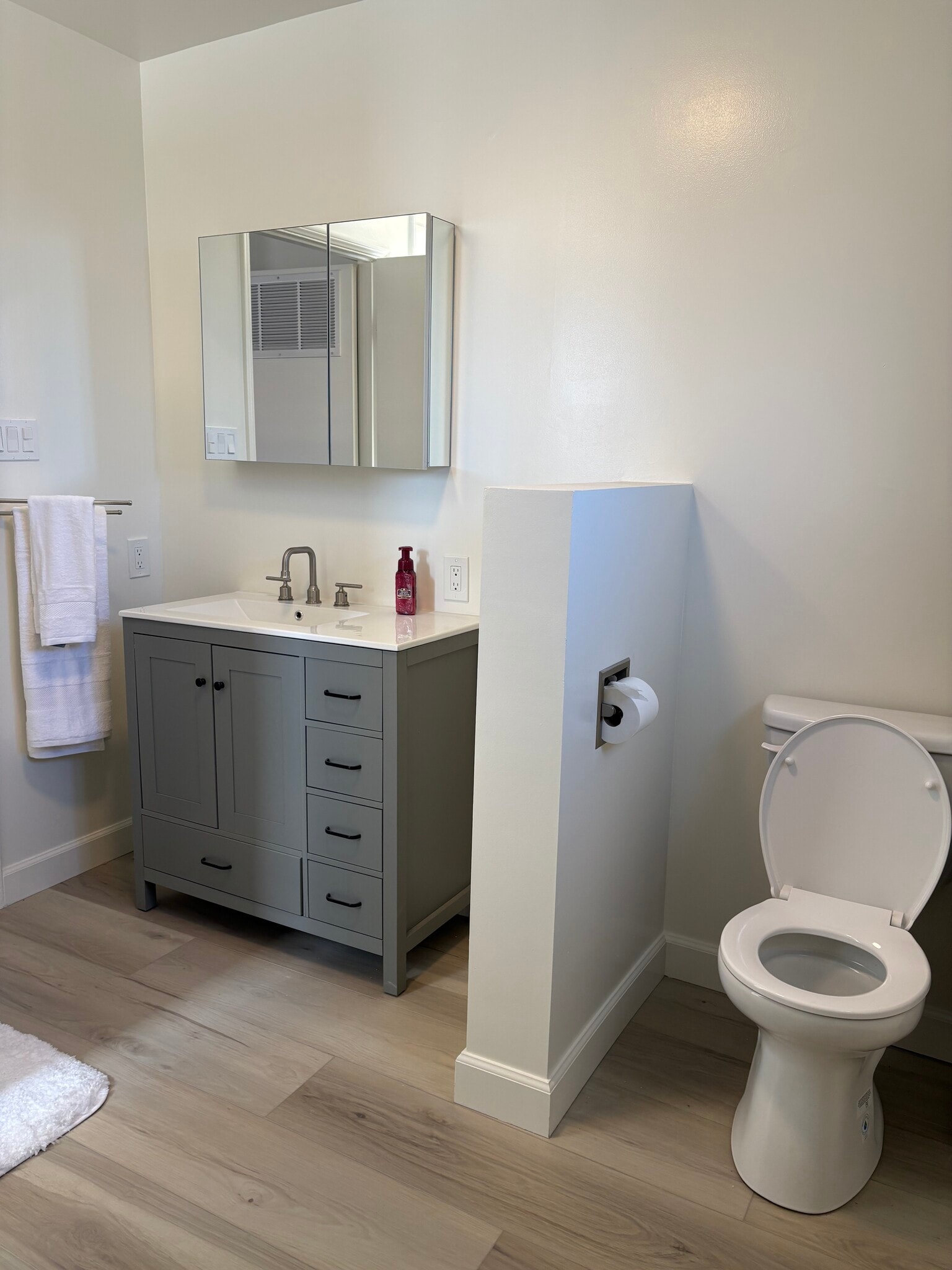 Building Photo - 2037 N Brighton St