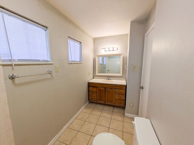 Building Photo - 2109 Coronado Pl
