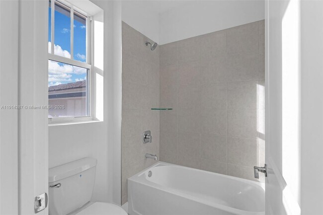 Building Photo - 4336 SW 122nd Terrace