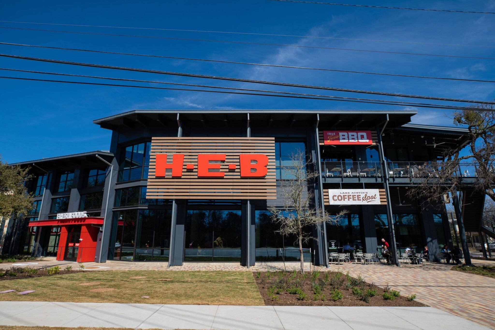HEB within walking distance - 1404 Norwalk Ln