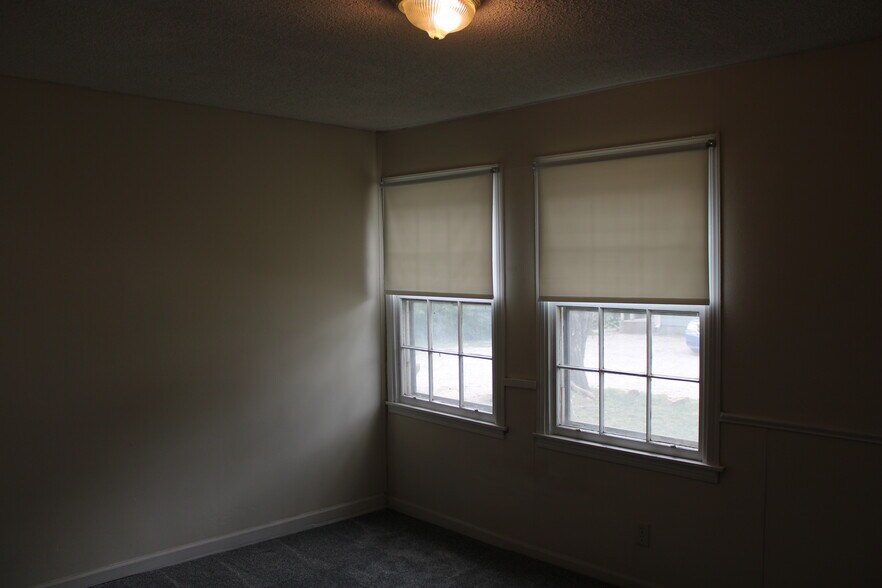 Building Photo - 4407 E Bayley St