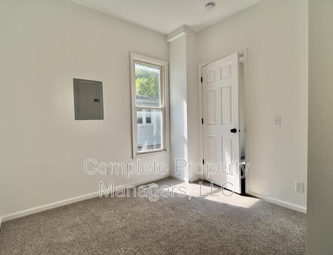 Building Photo - 247 E Fremont St