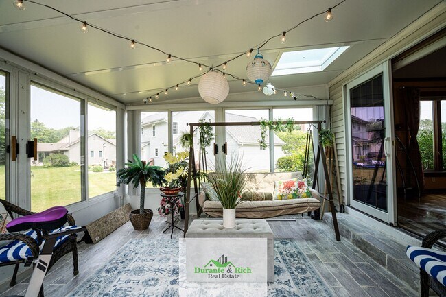 Building Photo - Beautiful 3 bedroom 2 Bath in the Perfect Location!!