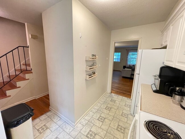 Building Photo - Incredible location! Fidelity Court offers comfort and convenience in the heart of Carrboro...