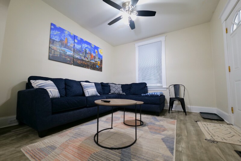 Building Photo - 219 Taylor Ave