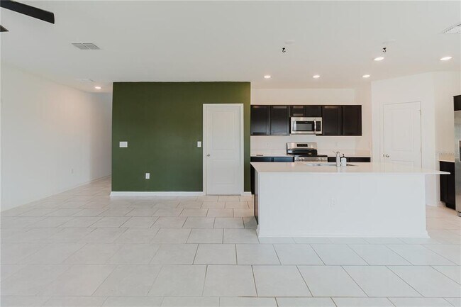 Building Photo - 1458 Austin St