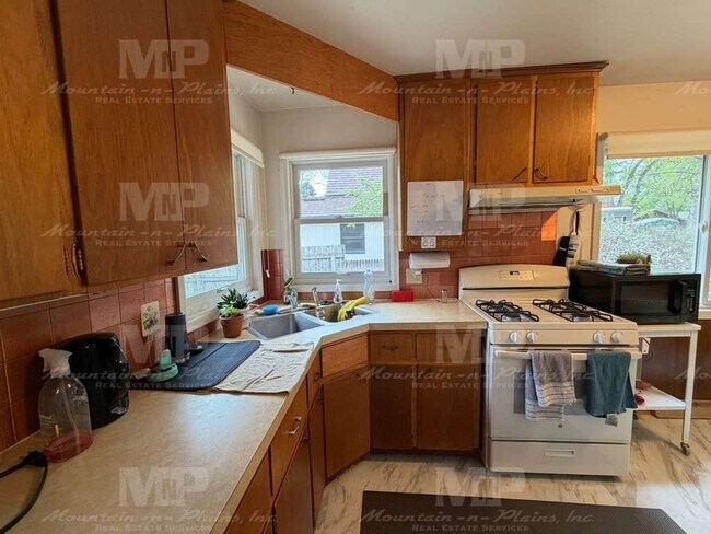 Building Photo - 522 Smith St