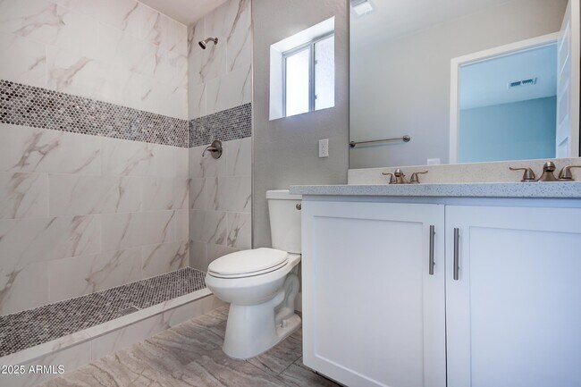 Building Photo - 557 W Toledo St