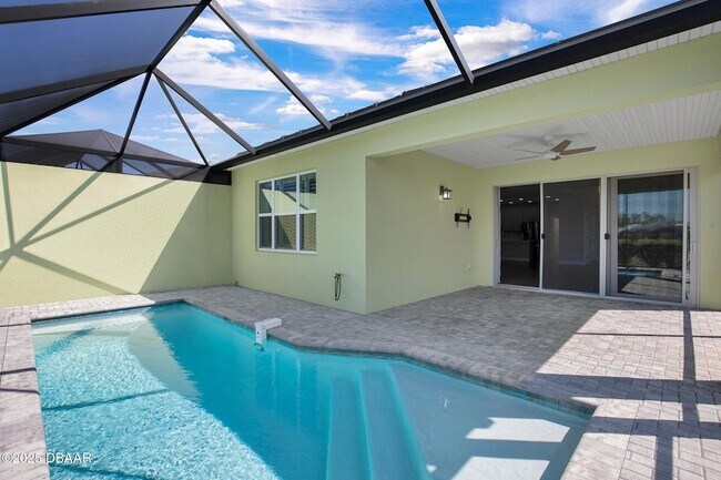 Building Photo - 906 Coral Reef Way