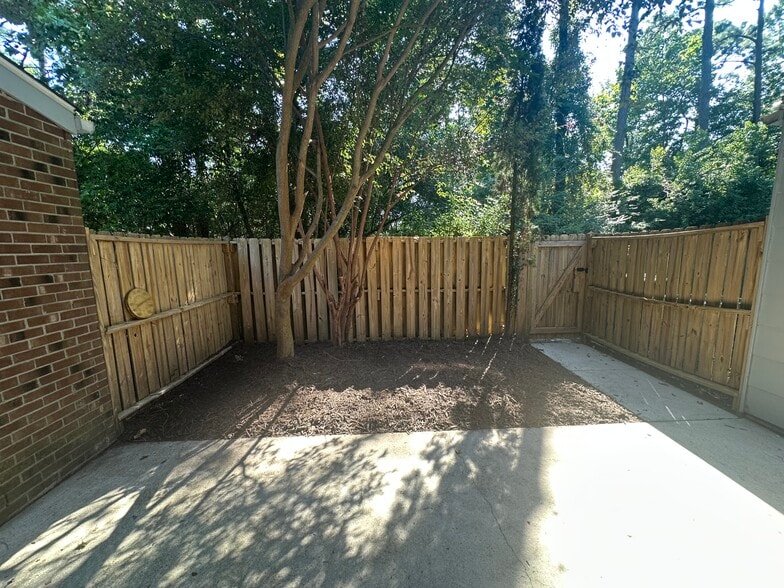Garden - 910 Dolphin Ct
