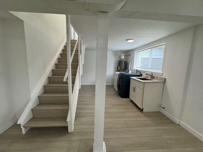Building Photo - Newly renovated 4 bed 1 bath home in Burien
