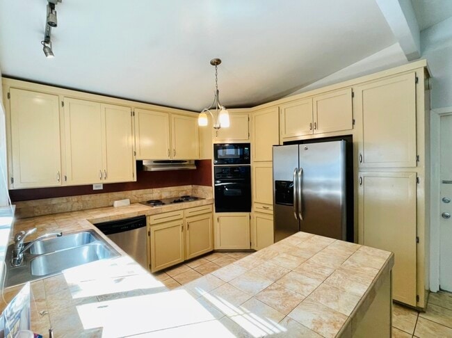 Building Photo - 4733 Merwin St