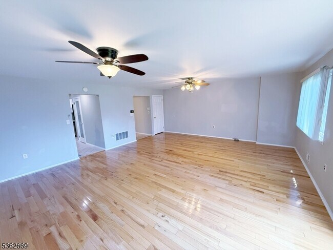 Building Photo - 254 Wildflower Ln