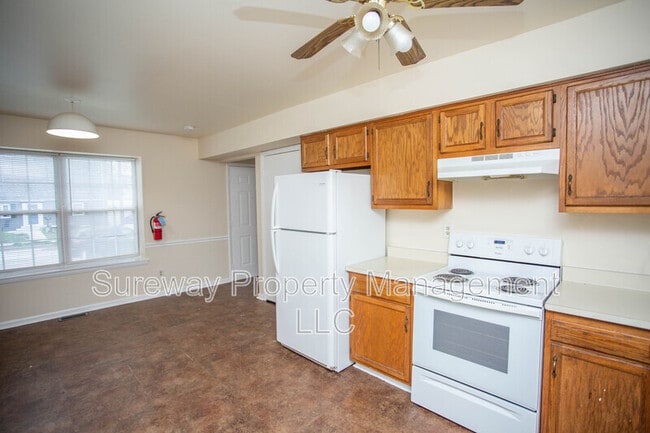 Building Photo - 5729 Irving Ave