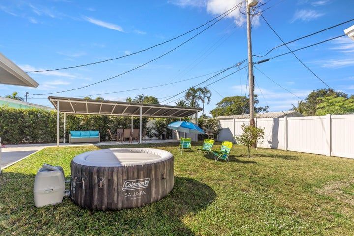 Building Photo - 921 SE 13th Ct