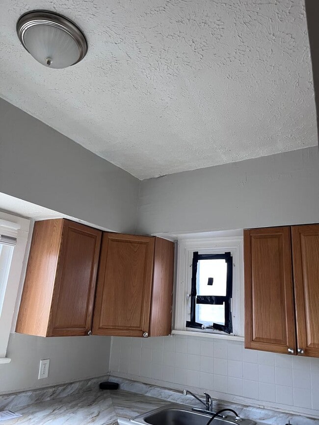 Building Photo - 3-Bedroom Home for Rent in Cleveland – Pet Friendly! Only $1,300
