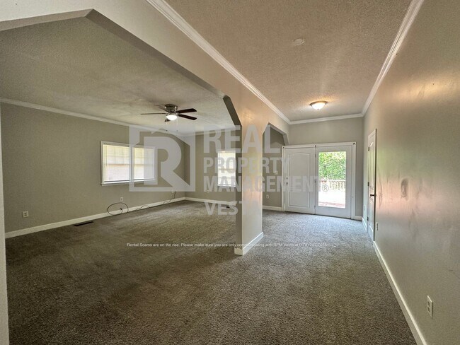 Building Photo - 1082 Lamont St