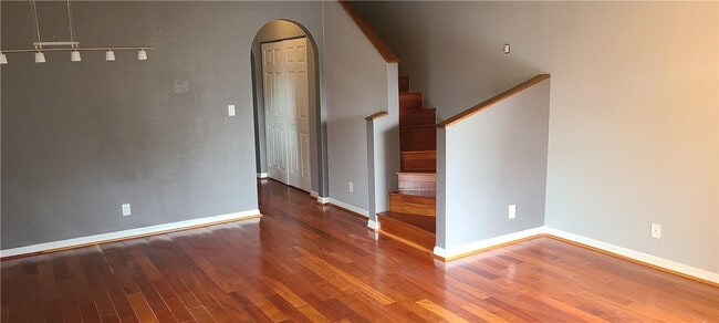 Building Photo - 735 NW 1st Ave