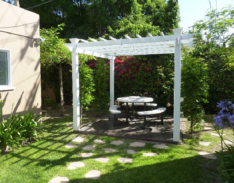 Building Photo - 2226 S Carmelina Ave