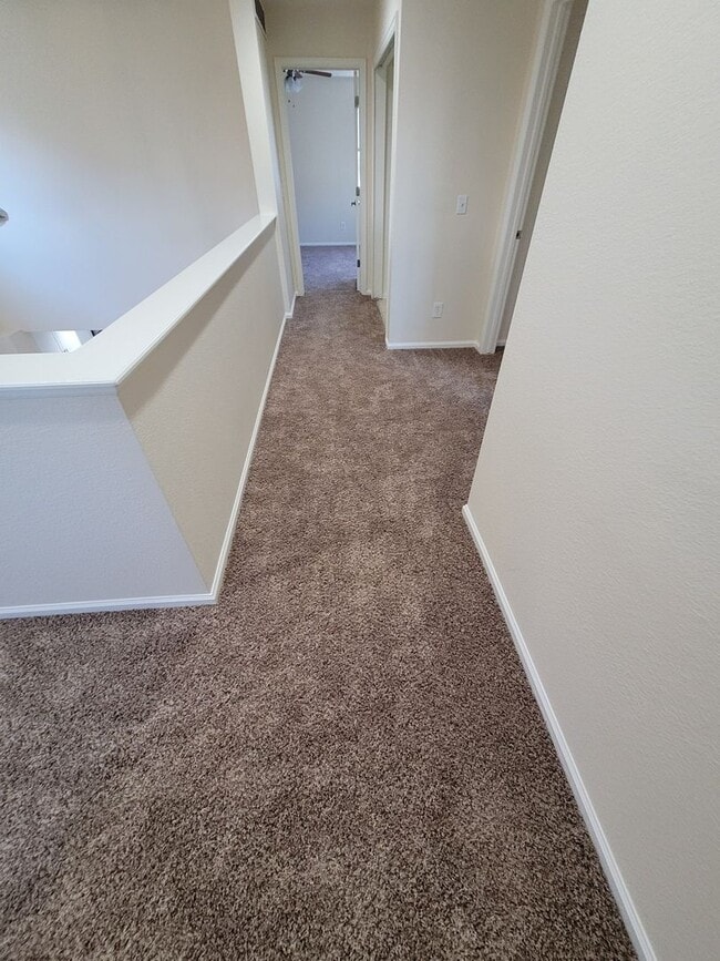 Building Photo - Updated 3 Bedroom in Springs Ranch