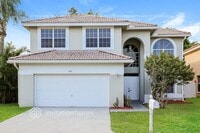 Building Photo - 1081 Fairfax Cir W