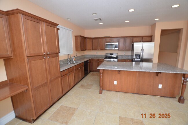 Building Photo - 638 Harvester Course Dr