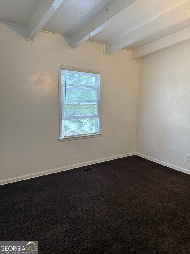 Building Photo - 2828 Waters Dr SW