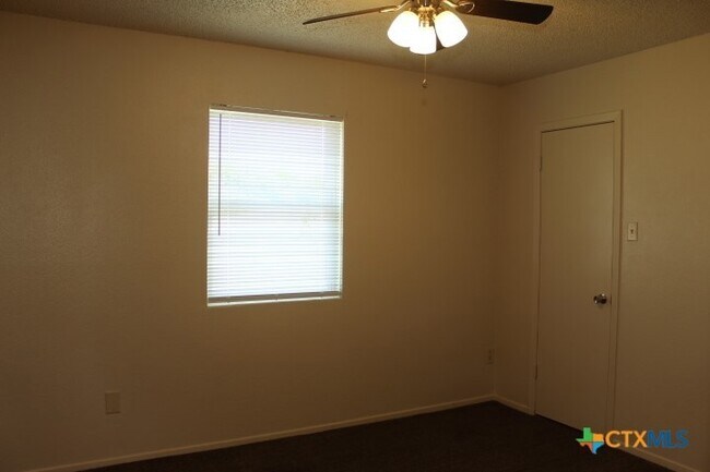 Building Photo - 5707 Dan Dr