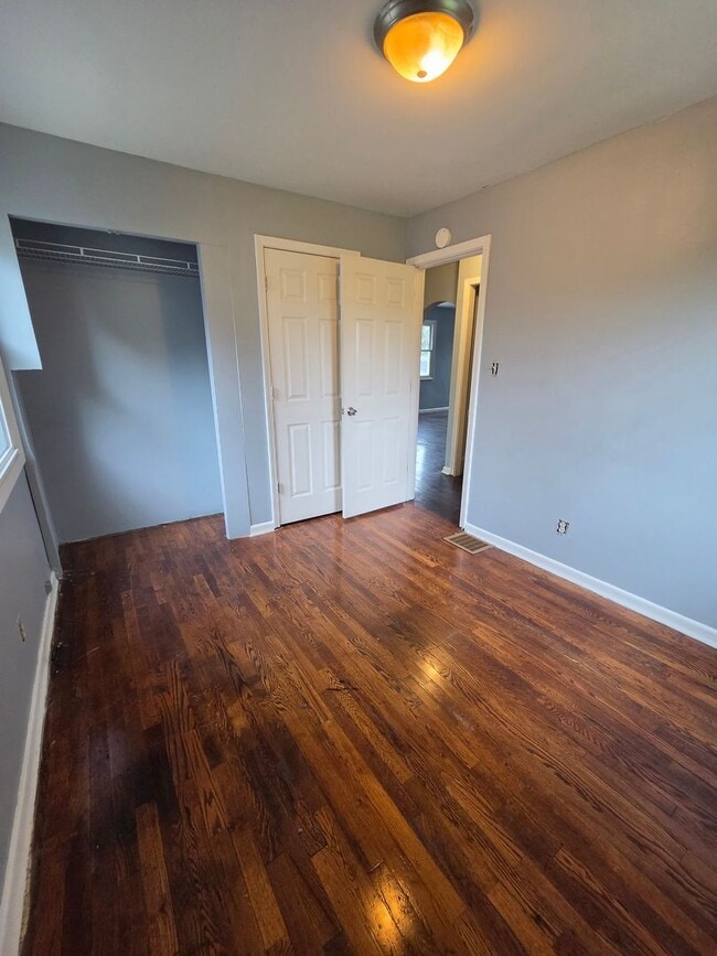 Building Photo - Single family home on east 38th
