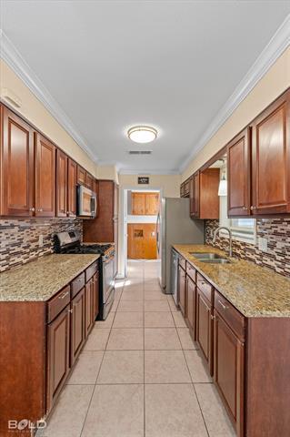 Building Photo - 2710 Higgins Dr