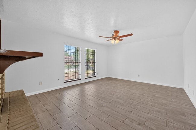 Building Photo - 5711 Hopetown Dr