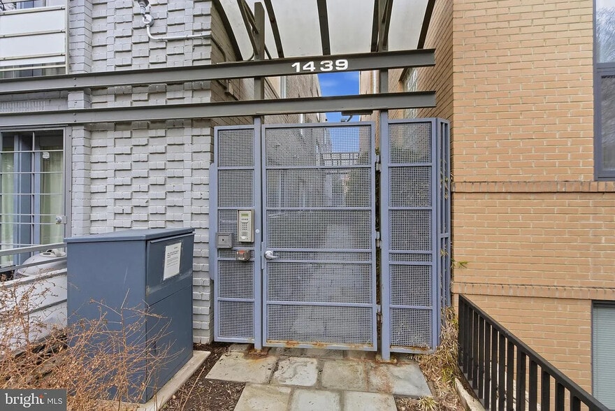 Building Photo - 1439 Chapin St NW