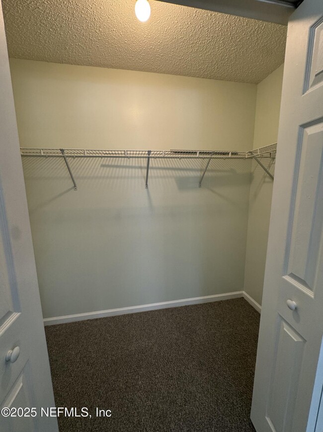 Building Photo - 454 Sherwood Oaks Dr