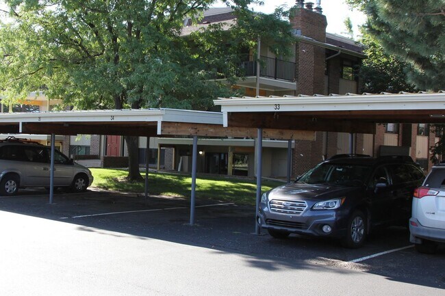 Building Photo - 600 Manhattan Dr