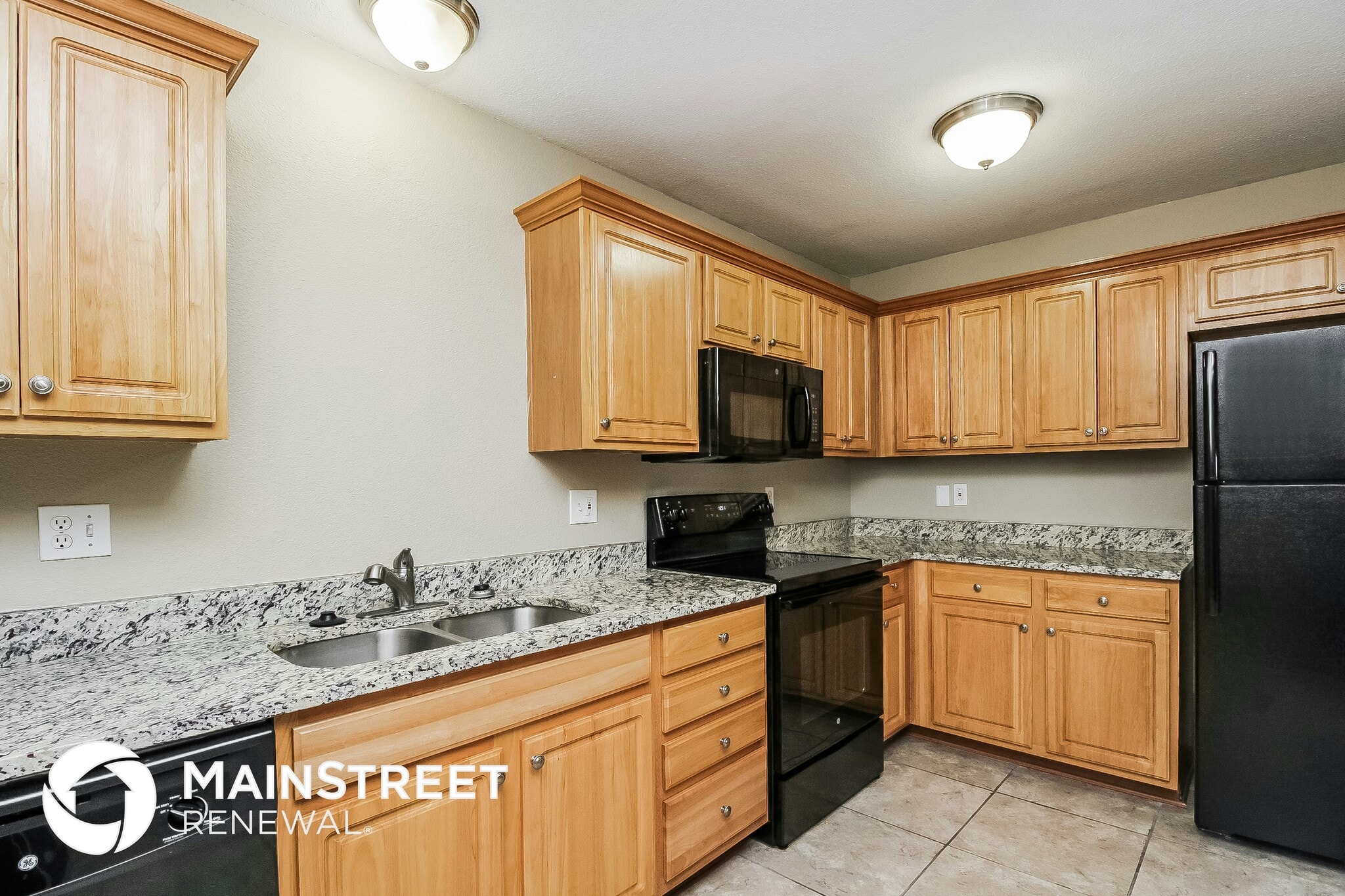 Building Photo - 211 Golfview Dr