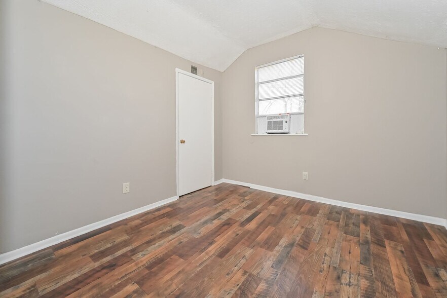 Building Photo - 515 Ben Hur Ave