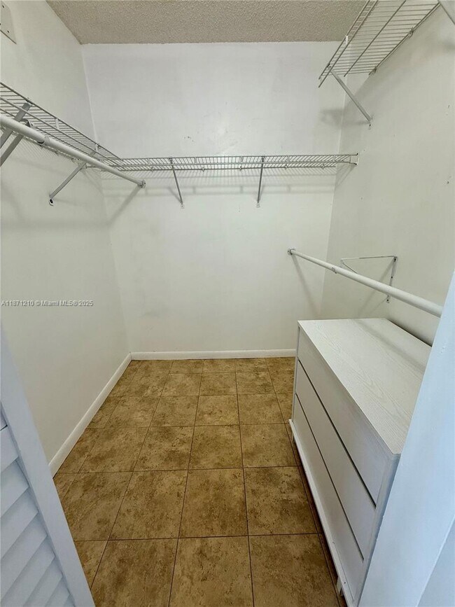 Building Photo - 6843 W 36th Ave
