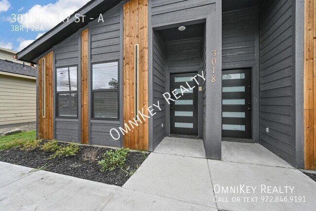 Building Photo - 3018 Henry St