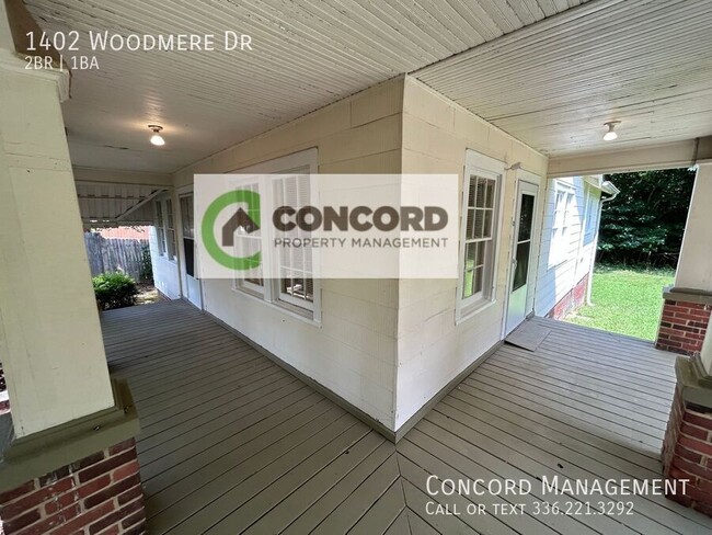 Building Photo - 1402 Woodmere Dr