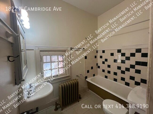 Building Photo - 1822 N Cambridge Ave