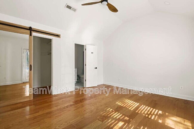 Building Photo - 1127 Snap Dragon Ct