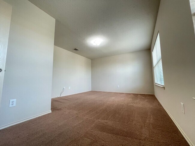 Building Photo - Keller ISD-5 BED, 4 BATH-AMAZING PRICE!