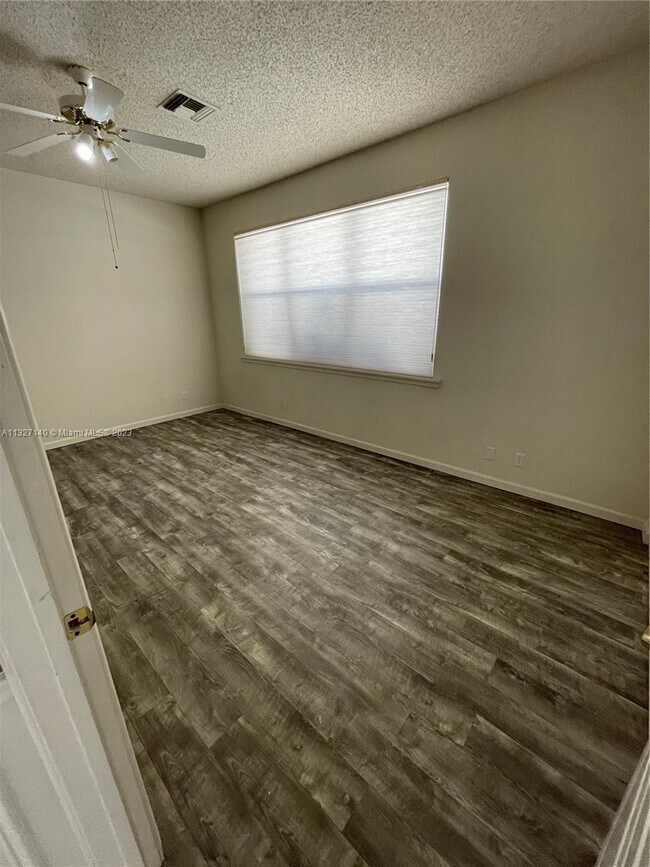 Building Photo - 5893 Plum Harbor Cir