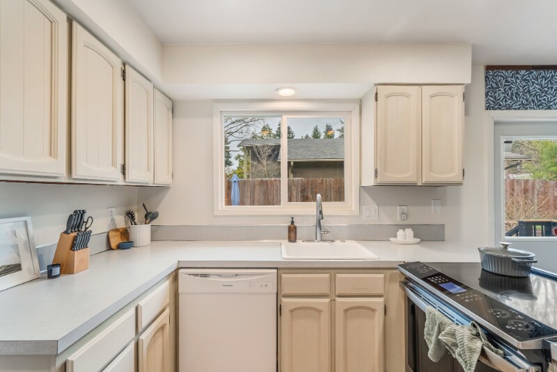 Building Photo - 13265 SW Barlow Rd