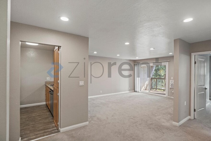 Building Photo - 1085 Murrieta Blvd