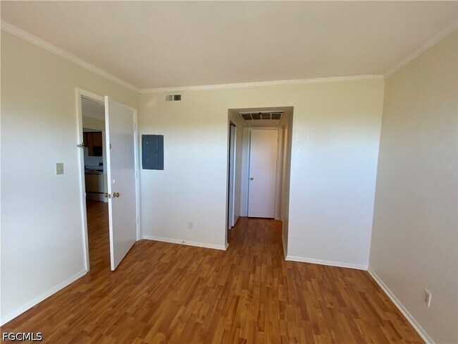 Building Photo - 2855 Winkler Ave