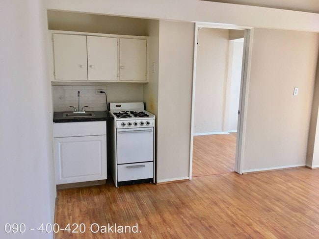 Building Photo - 400 N Oakland Ave