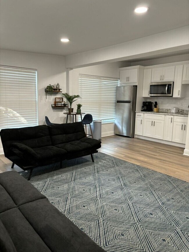 Building Photo - Beautiful Spacious Stylish near Busch Gardens at Crenshaw